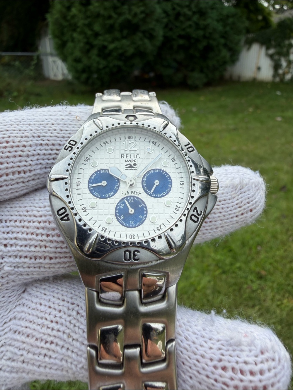 Relic Wet Men's Watch White Dial Blue Subdials Silver Tone Steel - ZR15358
